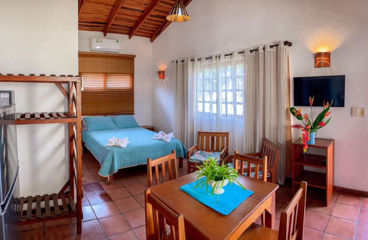 Ola Bonita Beachfront Apart Hotel Плайя-Ермоса Екстер'єр фото